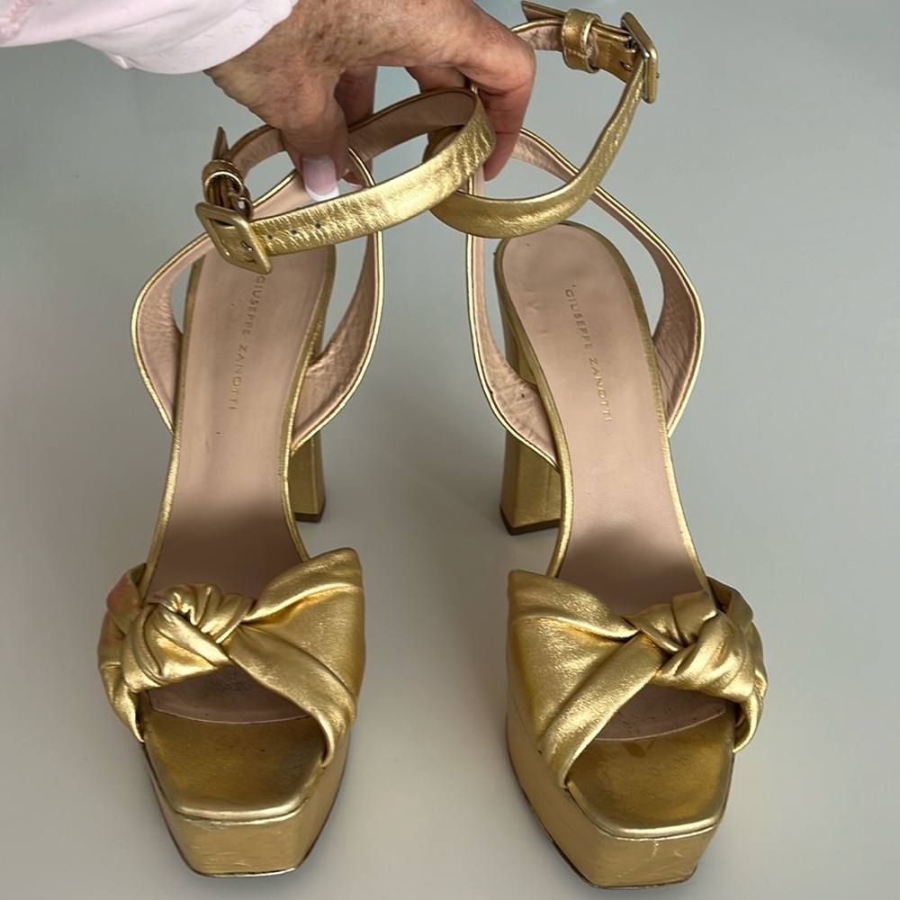 Giuseppe Zanotti Fabulous Gold Platform Sandaks